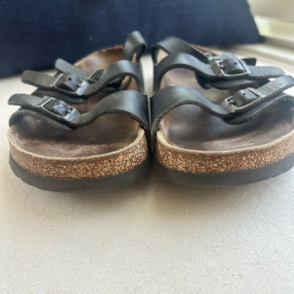 Well loved Florida Soft Footbed Birks with still a lot of life left in them🖤😌 - Picture 8 of 12